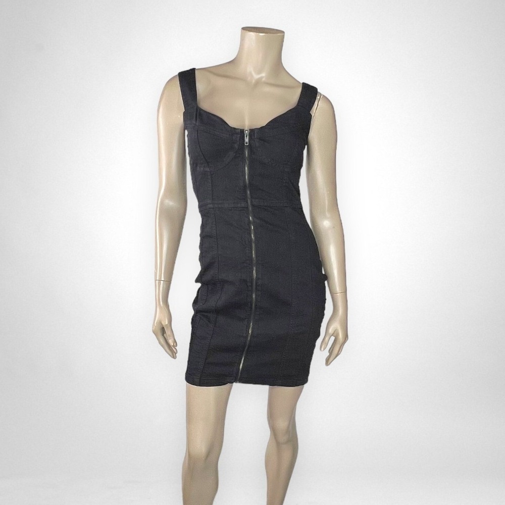NWT PRETTYLITTLETHING Black‎ Denim Cup Detail Zip Front Bodycon Dress 8